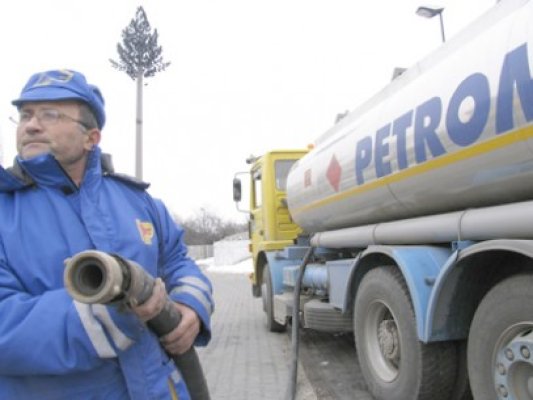 Vânzarea acţiunilor Petrom, scoasă din acordul cu FMI